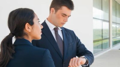 Kebiasaan Aneh Orang Kaya, Tidak Pelit Uang tapi Pelit Waktu