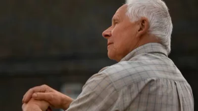 Hal-Hal yang Terlambat Kita Sesali di Usia Senja