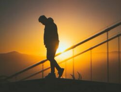 Kok Hidup Stuck Gini-Gini Aja? Mungkin Ini Penyebabnya