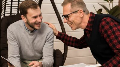 Boomer vs Milenial: Siapa yang Salah Paham Soal ‘Kebutuhan’?