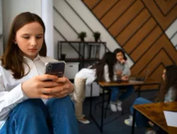 Bikin Depresi? Media Sosial Diam-Diam Merusak Otak Remaja
