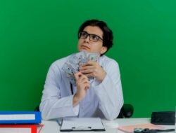 Gaji Gede Tapi Nggak Punya Dana Darurat? Gila Nggak Sih!