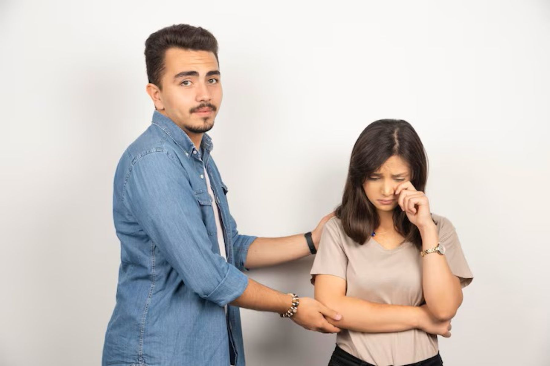 Gaslighting: Ketika Bahagia Justru Jadi Alasan untuk Menangis