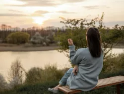 Hidup Hanya Demi Pujian dan Validasi, Bahagianya di Mana?