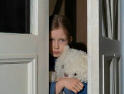 Bahaya Tersembunyi di Balik Anak yang Sempurna