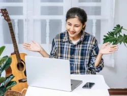 Belajar Bahagia Sendiri Tanpa Butuh Validasi Siapa Pun