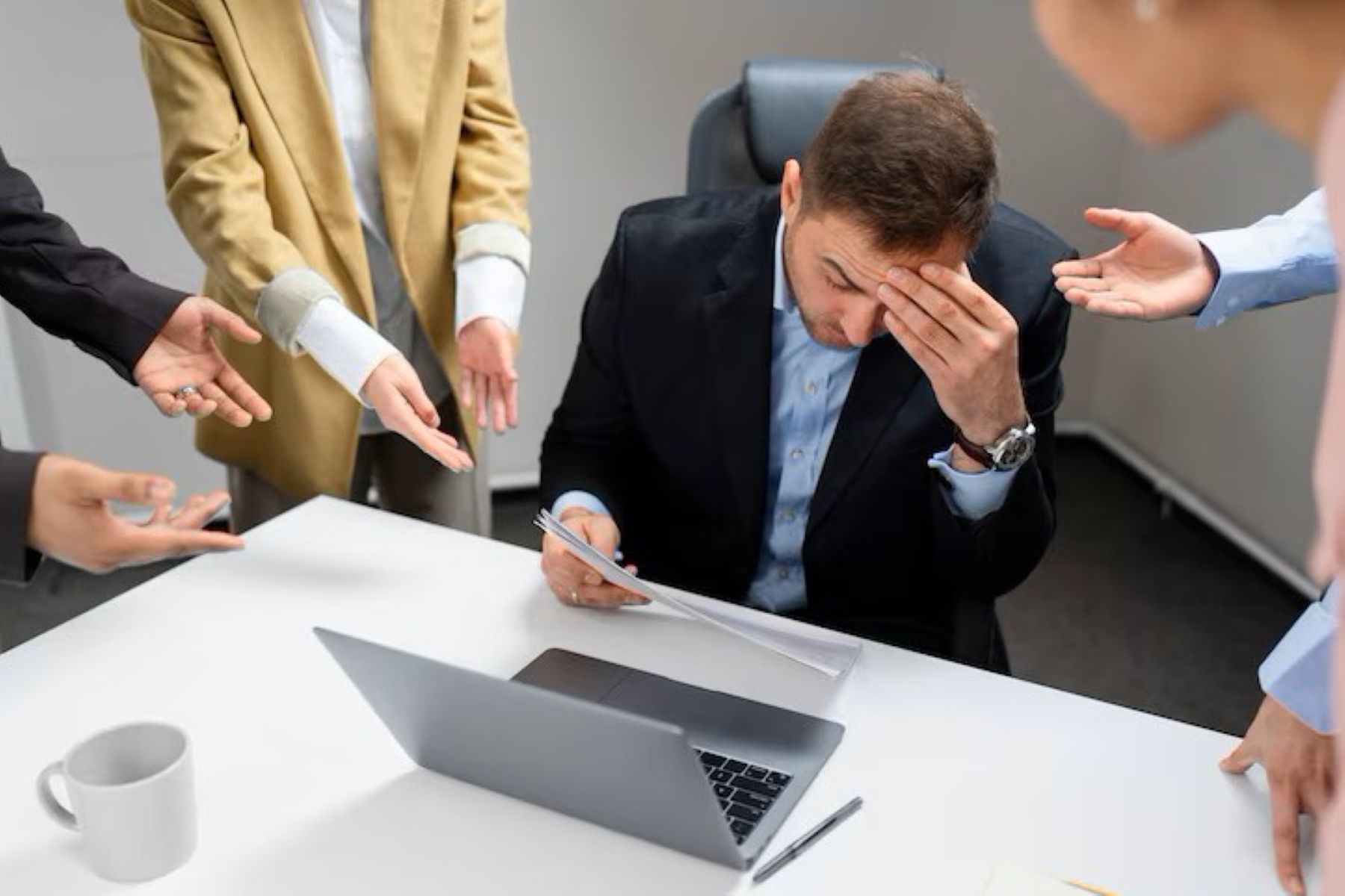 Jadi Kambing Hitam di Tempat Kerja? Bisa Jadi Kesalahan Sendiri!