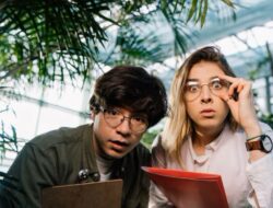 Mereka Terlihat Aneh? Mungkin IQ-nya di Atas Rata-Rata!