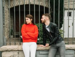 5 Tanda Kamu Sudah Jatuh ke Fase Pernikahan Sunyi