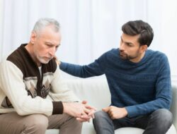 Hati-hati! Ucapan ‘Sopan’ Ini Malah Bikin Orang Tua Sakit Hati