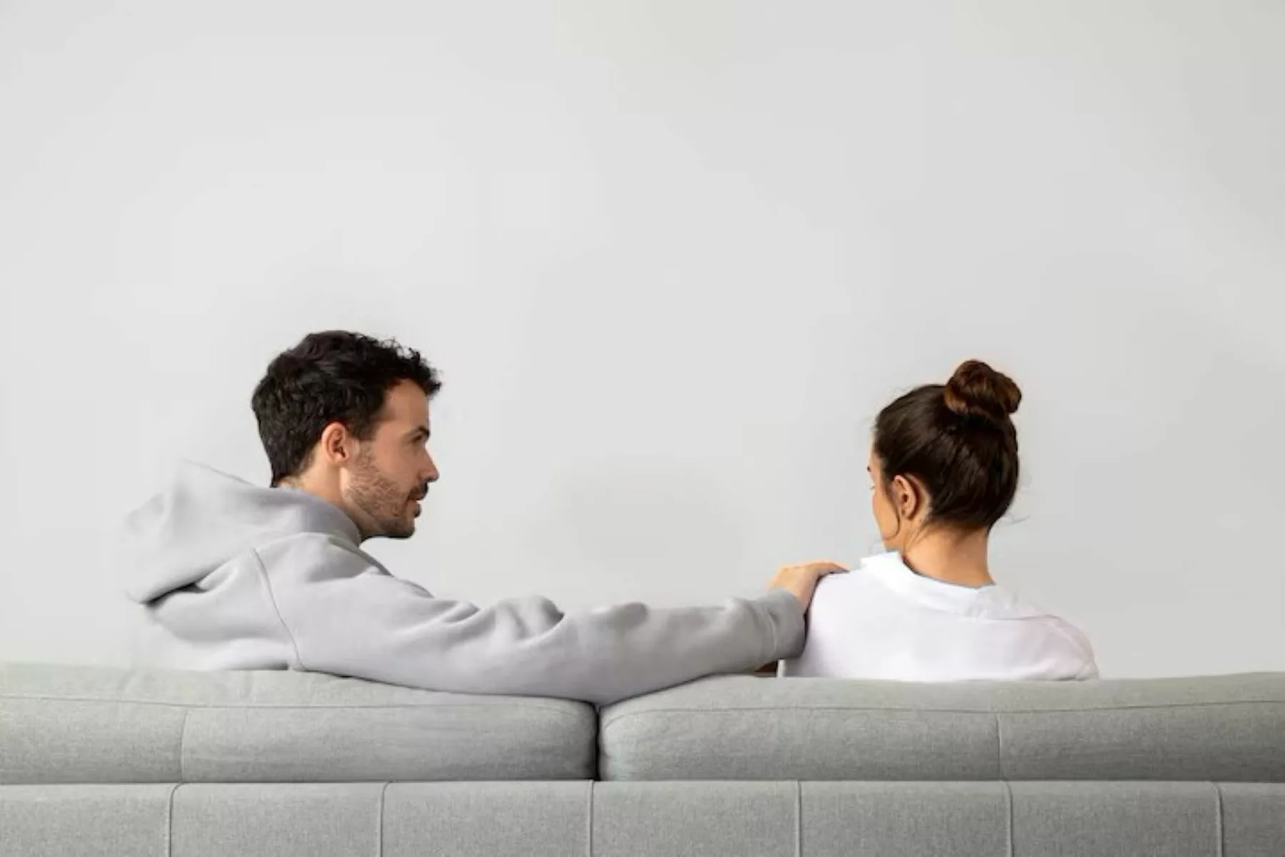 Ini Bedanya Orang Tenang dengan Orang yang Menahan Diri