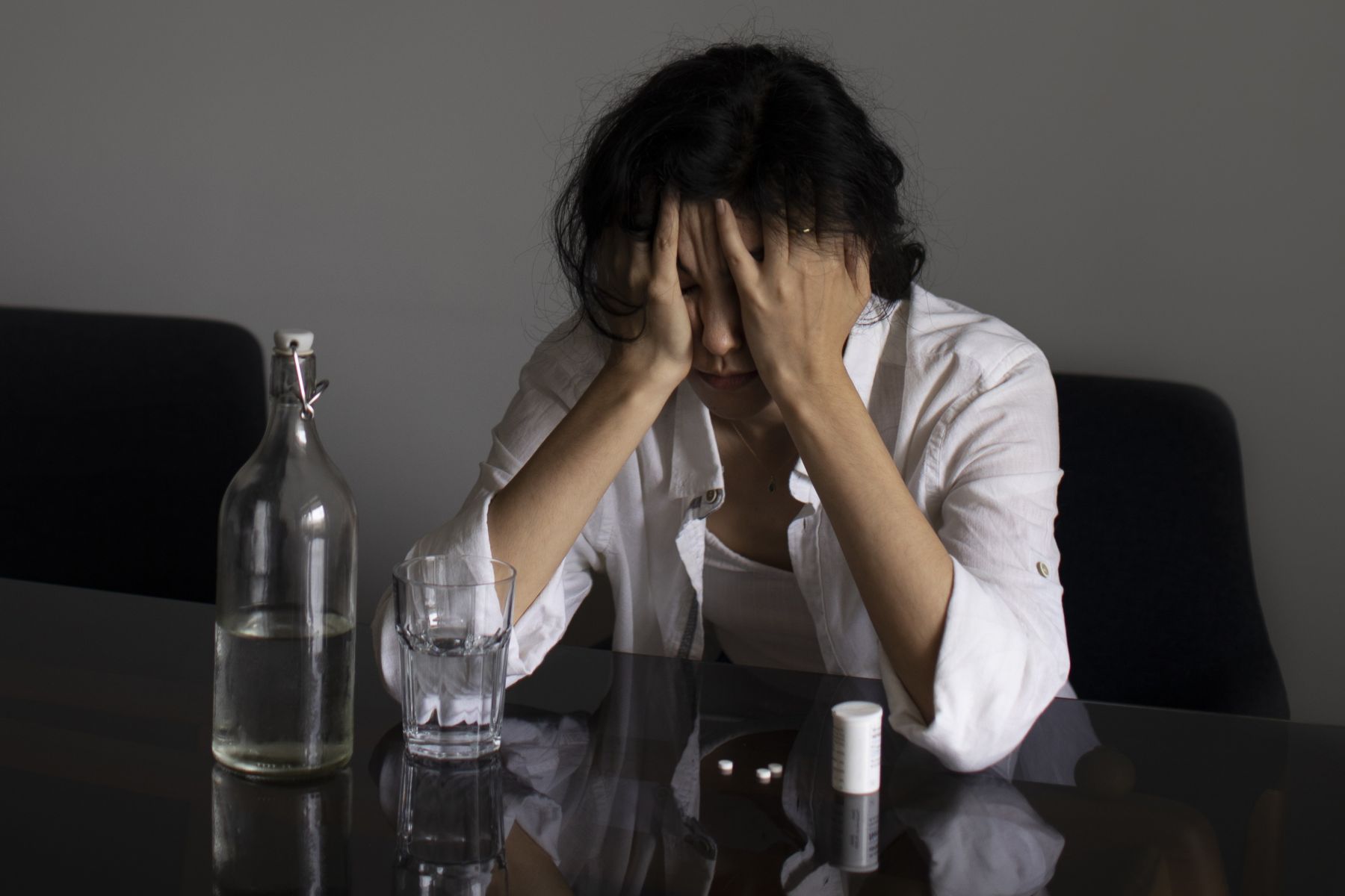 Obsesi Bahagia Itu Beracun! Stop Jadi "Sinar Matahari" Palsu.