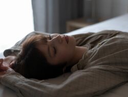 Tidur Siang Malah Bikin Lelah? Ini Kesalahan Fatal yang Sering Kamu Lakukan!