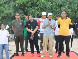 Perkuat Sinergi, Polres Loteng Bersama TNI Dan Pemda Lombok Tengah Gelar Senam Bersama di Pantai Aan.