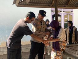 Polisi Peduli: Polsek Lembar Ringankan Hidup Lansia di Kecamatan Lembar