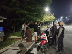 Jaga Kamtibmas di Jam Rawan, Samapta Polres Lombok Barat Gelar Patroli Humanis