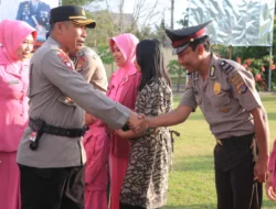 Kapolres Sumbawa Barat Pimpin Upacara Kenaikan Pangkat Personel Polres dan Kompi 2 Yon B Pelopor Sat Brimob Polda NTB