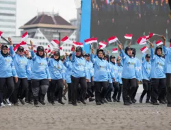 Bukti Polri Dekat Dengan Masyarakat, Berbagai Komunitas Ikut Dalam Defile HUT Bhayangkara ke-79