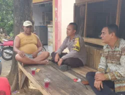 Dekatkan Diri dengan Warga, Bhabinkamtibmas Kelurahan Jatibaru Timur Laksanakan Sambang dan Himbauan Kamtibmas