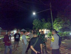 WUJUD SINERGI TNI–POLRI, POLSEK TALIWANG DAN KORAMIL 1628-01 GELAR PATROLI DIALOGIS DI PEMUKIMAN WARGA