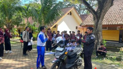 SMKN 2 Gerung Jadi Lokasi Edukasi Safety Riding Satlantas Lombok Barat