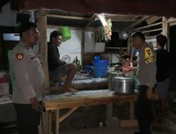 Pastikan Masyarakat Istirahat Dengan Nyaman Polsek Woha Gelar Patroli KRYD Mobile