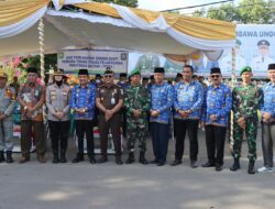 Kapolres Sumbawa Turut serta Dalam Kegiatan Pemusnahan 843 Botol Minuman Keras Ilegal di Halaman Kantor Bupati Sumbawa