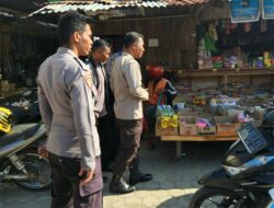 Anggota Piket Polsek Taliwang Laksanakan Patroli Dialogis di Pasar Tanah Mira, Sampaikan Imbauan Kamtibmas