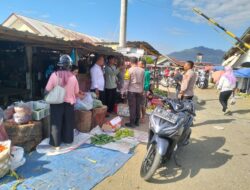 Anggota Piket Polsek Taliwang Laksanakan Patroli Dialogis di Pasar Tanah Mira