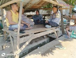 Bhabinkamtibmas desa hu’u sambangi warga dusun sigi, sampaikan pesan kamtibmas dan ketahanan pangan