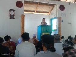 Menebar Pesan Damai di Hari Jum’at, Kapolsek Pekat Ajak Jamaah Jaga Kamtibmas