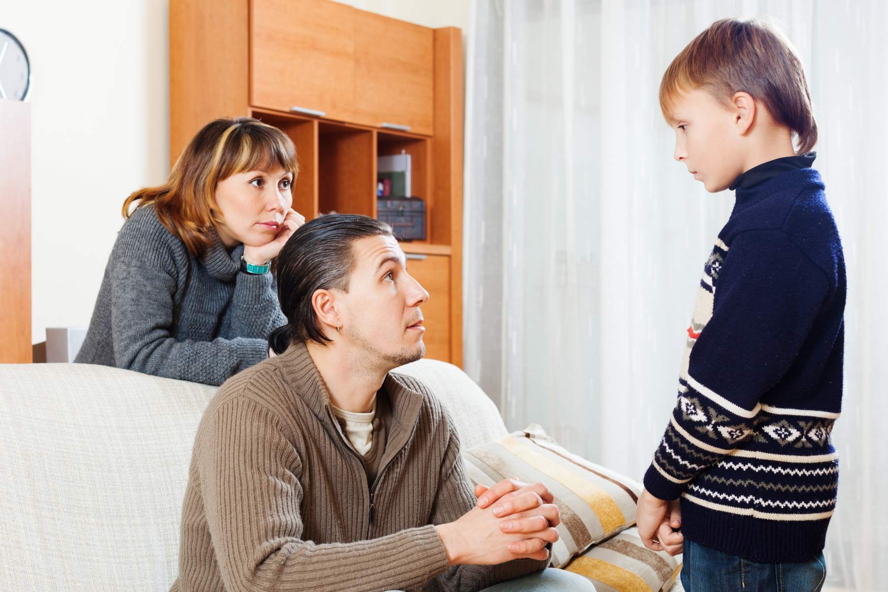 Tumbuh dengan Orang Tua yang Selalu Benar? Ini Harga Psikologisnya