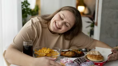 Makan Sehat, Tapi Tetap Tua dan Buncit? Ini Sebabnya!