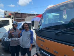 Merah Putih di Jalan Raya: Satlantas Gerung Ajak Pengendara Rayakan Kemerdekaan