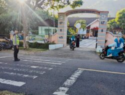 Rawan Pagi, Polsek Poto Tano Hadir Jaga Keamanan di Sekitar SMAN 1 Poto Tano