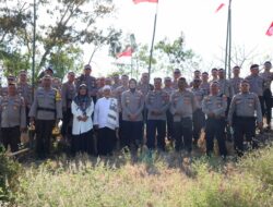 Pengibaran Bendera Merah Putih di Gunung Galesa Tandai Semangat Kemerdekaan Ke-80