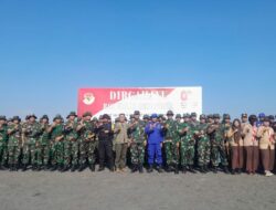 Dari Pramuka hingga TNI, Semua Turun Bersihkan Pantai Loang Baloq
