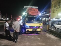 Polsubsektor Kawasan Pelabuhan Laut Sape Amankan Keberangkatan KMP Cakalang ke Labuan Bajo