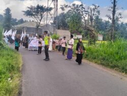 Polsek Kopang Amankan dan Kawal Pawai dalam Rangka Hultah YABADI ke-15, Pastikan Kelancaran dan Keamanan