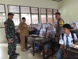 Bhabinkamtibmas dan Babinsa Desa Bujak Kawal Ketat Distribusi 3.064 Porsi Makanan Bergizi Gratis untuk Pelajar.