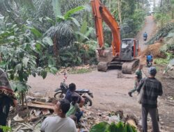 Gotong Royong TNI-Rakyat Tingkatkan Akses Ekonomi Desa