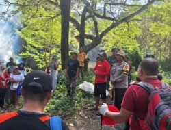 Gotong Royong Bhabinkamtibmas Desa Sekongkang Atas Bersama Pemerintah Desa dan Warga Binaan