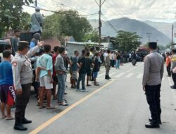 Kapolsek Kempo Kendalikan Situasi Aksi AMM di Dompu, Dialog Panas Berujung Damai