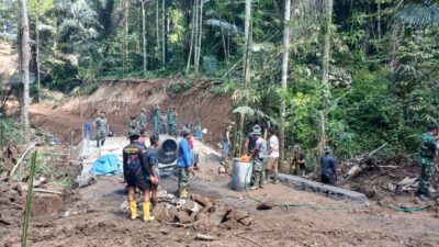 Dandim 1606/Mataram Tinjau Langsung Progres TMMD ke-126 di Giri Madya dan Dasan Geria