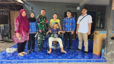 Babinsa Dampingi Penyerahan Bantuan untuk Warga Disabilitas