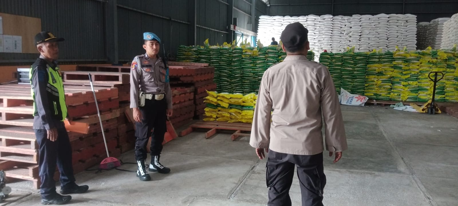 Polsek Lembar Perkuat Pengamanan Objek Vital di Desa Lembar Selatan