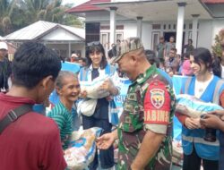 Kolaborasi TNI dan Relawan Asing Hadirkan Senyum di Batu Rakit