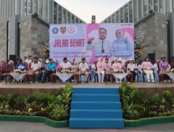 Peringati Hari Kanker Payudara Sedunia, Kapolda Kalteng Jalan Sehat Bersama YKI dan Masyarakat