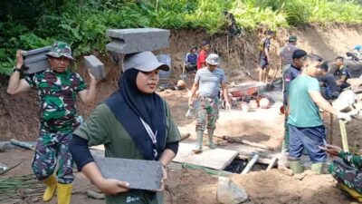 Mahasiswa Unram Turun Tangan Dukung TMMD ke-126 Kodim 1606 Mataram Bangun Desa Giri Madia