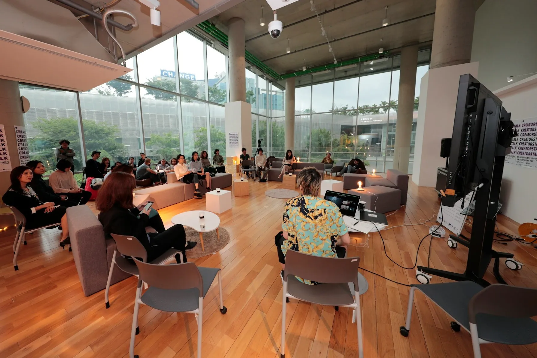 Capek Adu Argumen? Sarasehan Adalah Ruang Aman Bicara yang Sebenarnya Kita Cari